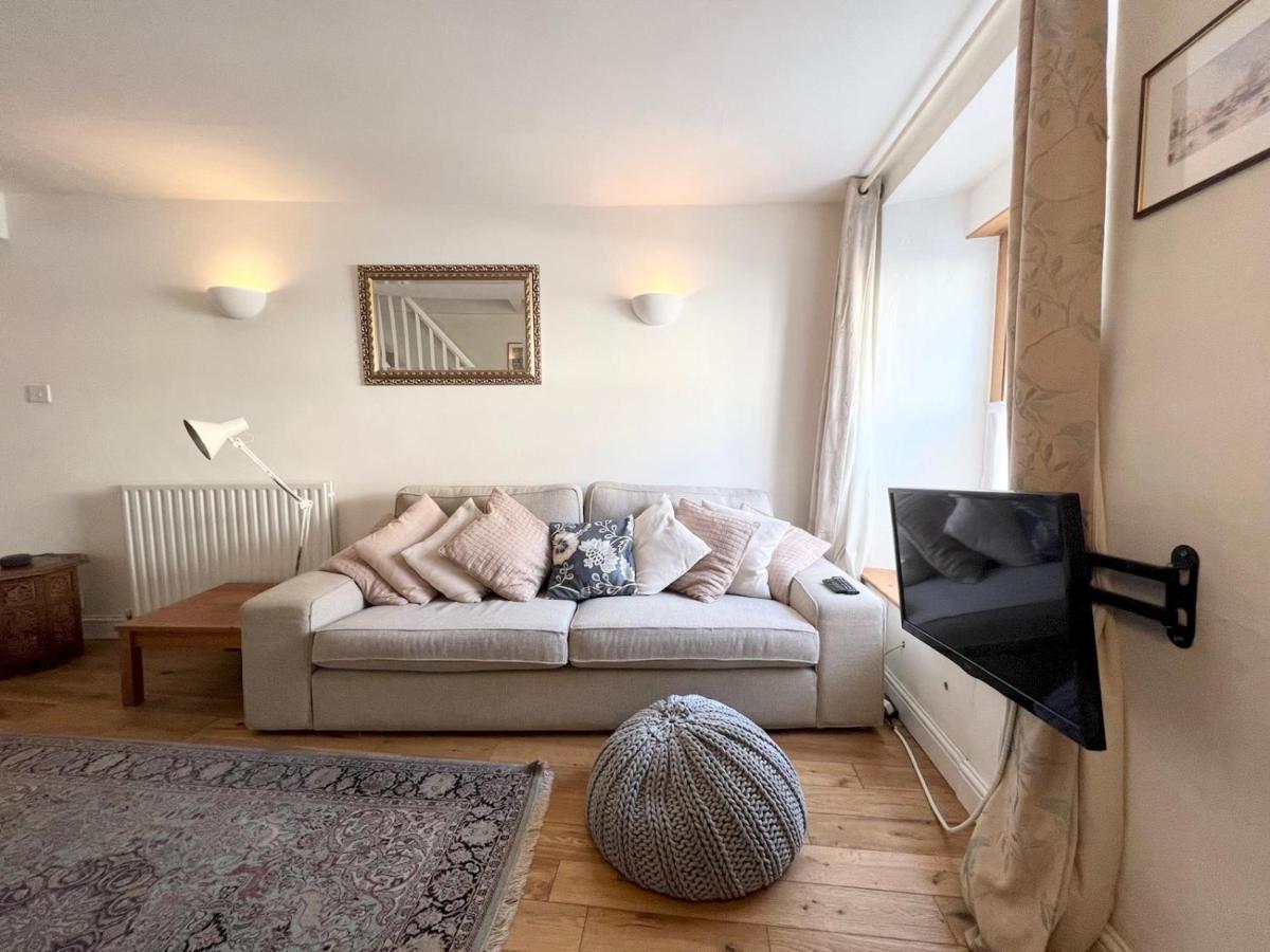 Pass The Keys 64 Church Street Characterful 2-Bed Cottage In The Heart Of Town Kingsbridge (Devon) Exterior photo