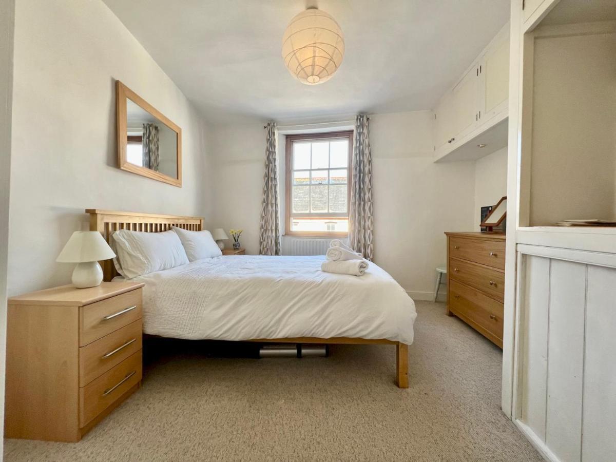 Pass The Keys 64 Church Street Characterful 2-Bed Cottage In The Heart Of Town Kingsbridge (Devon) Exterior photo