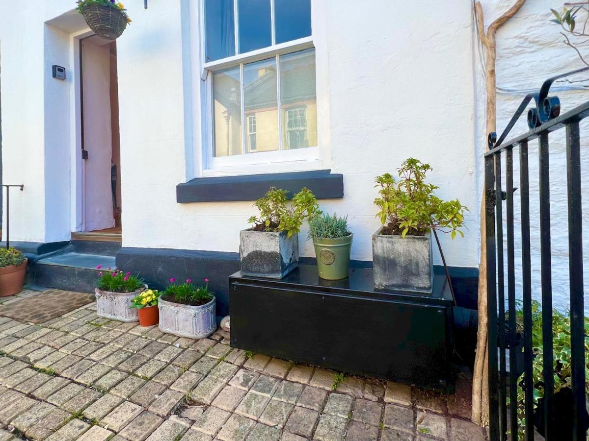 Pass The Keys 64 Church Street Characterful 2-Bed Cottage In The Heart Of Town Kingsbridge (Devon) Exterior photo