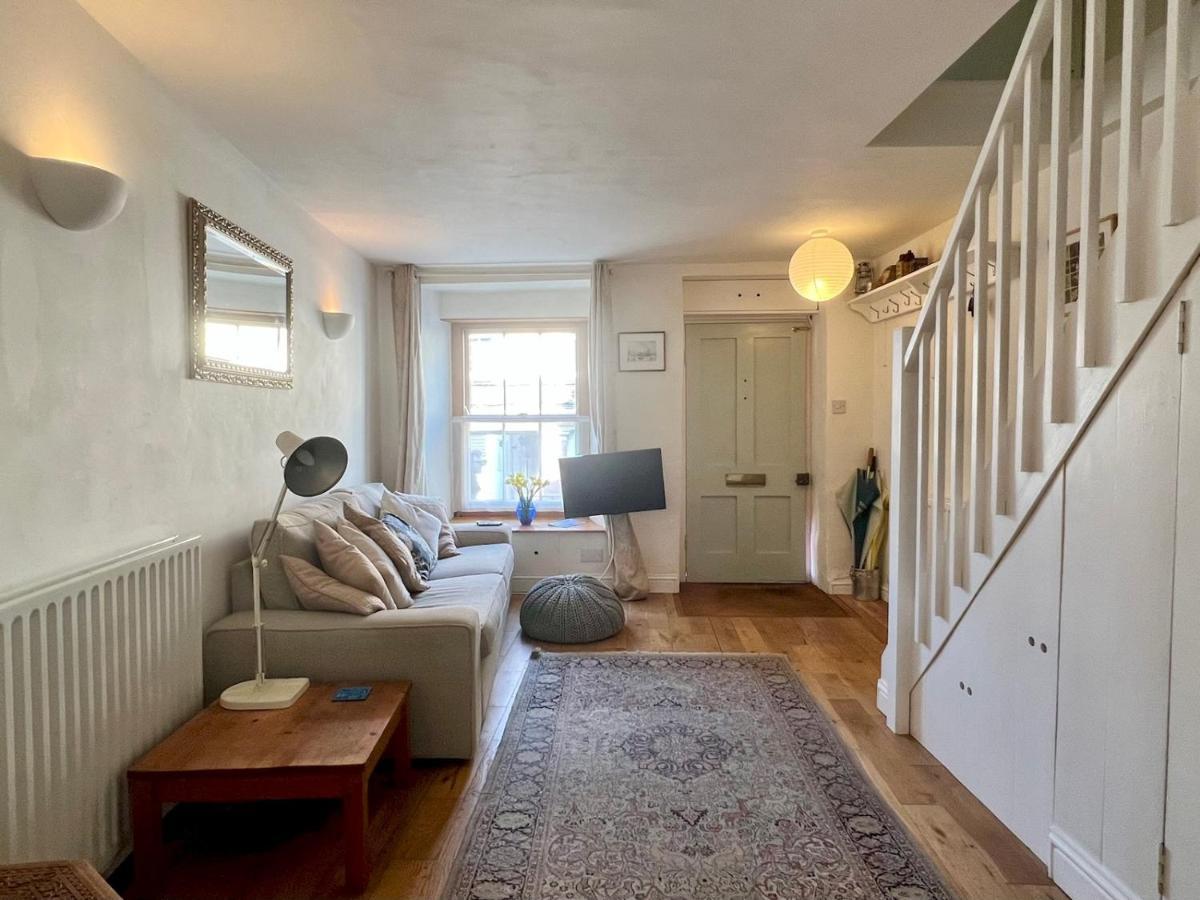 Pass The Keys 64 Church Street Characterful 2-Bed Cottage In The Heart Of Town Kingsbridge (Devon) Exterior photo